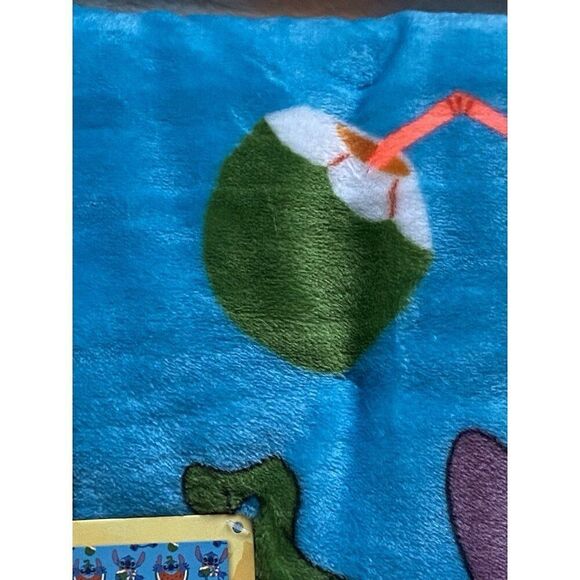 Disney Stitch Tropical Pineapple Coconut Soft Throw Blanket 50” X 70" Blue NEW - Picture 5 of 13